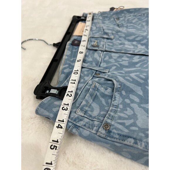 NYDJ Chloe Snow Leopard Print Slit Hem Capri Jeans w/Lift Tuck Technology Size 2 - Picture 4 of 10